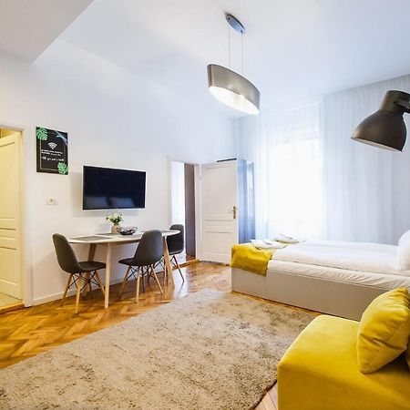 Eat It Cozy Downtown Apartments Oradea Dış mekan fotoğraf