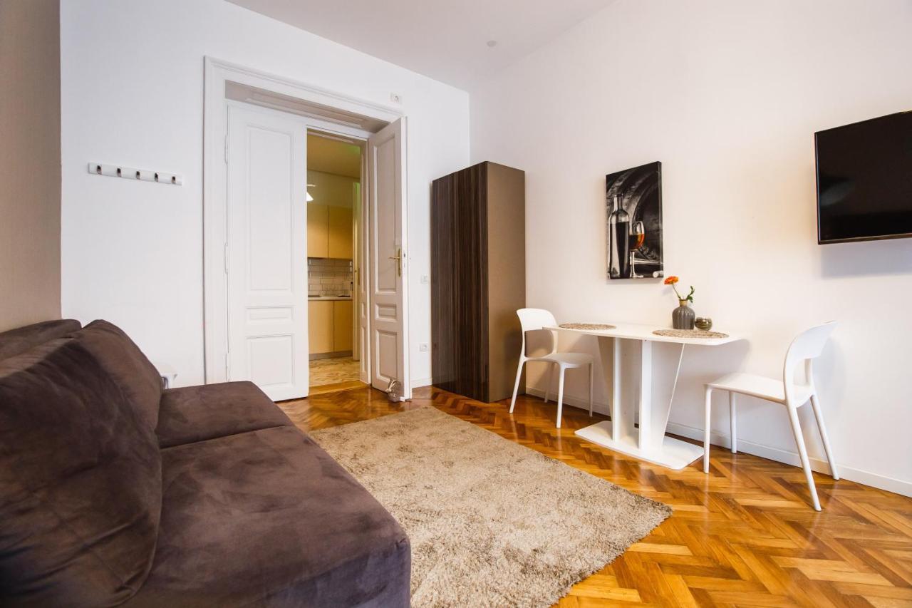 Eat It Cozy Downtown Apartments Oradea Dış mekan fotoğraf